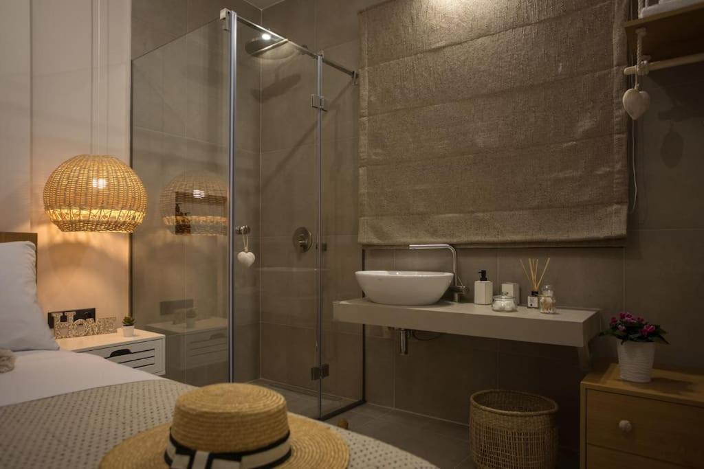 Cozzzy. Exclusive Apartment. Διαμέρισμα